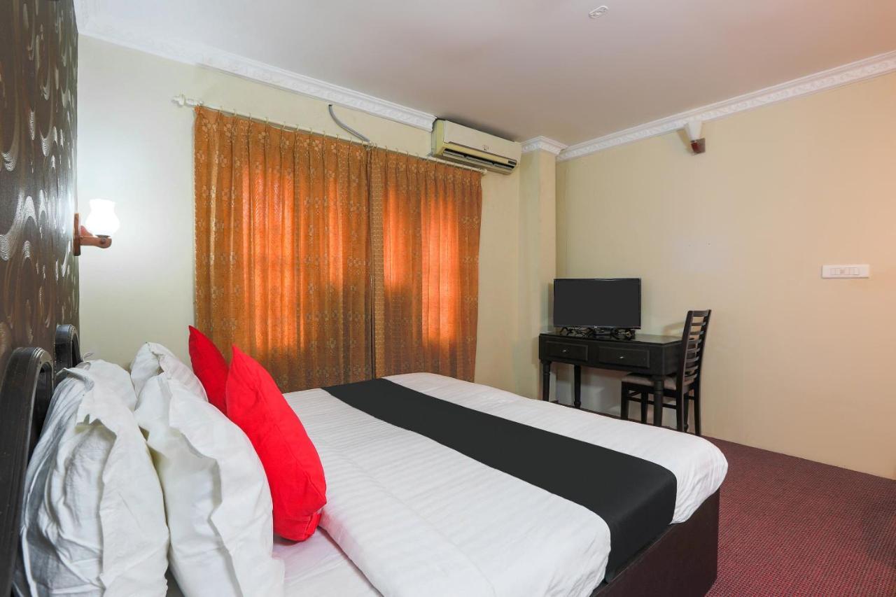 Capital O 72337 Hotel Konkan Tadka ムンバイ エクステリア 写真