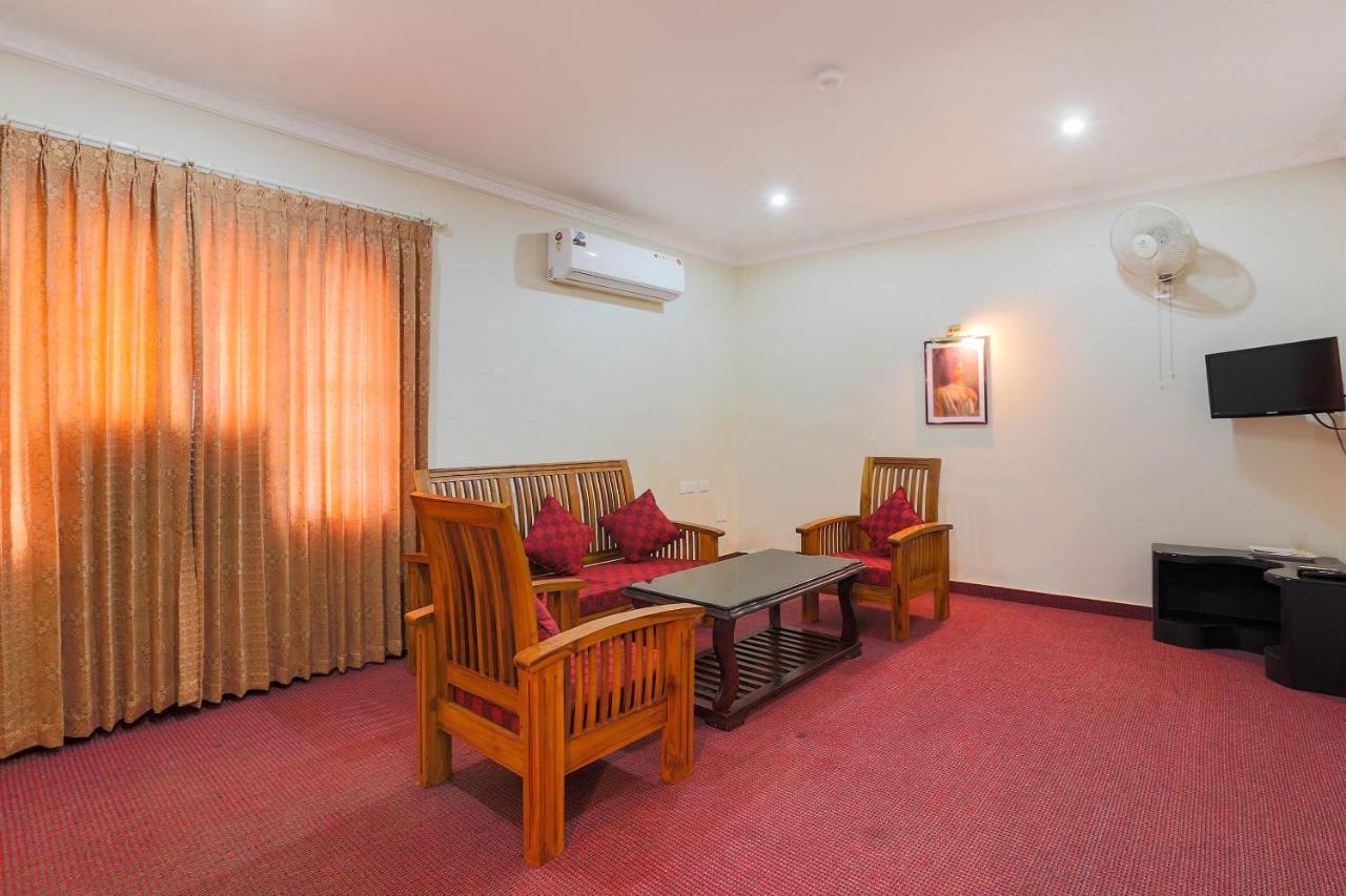 Capital O 72337 Hotel Konkan Tadka ムンバイ エクステリア 写真