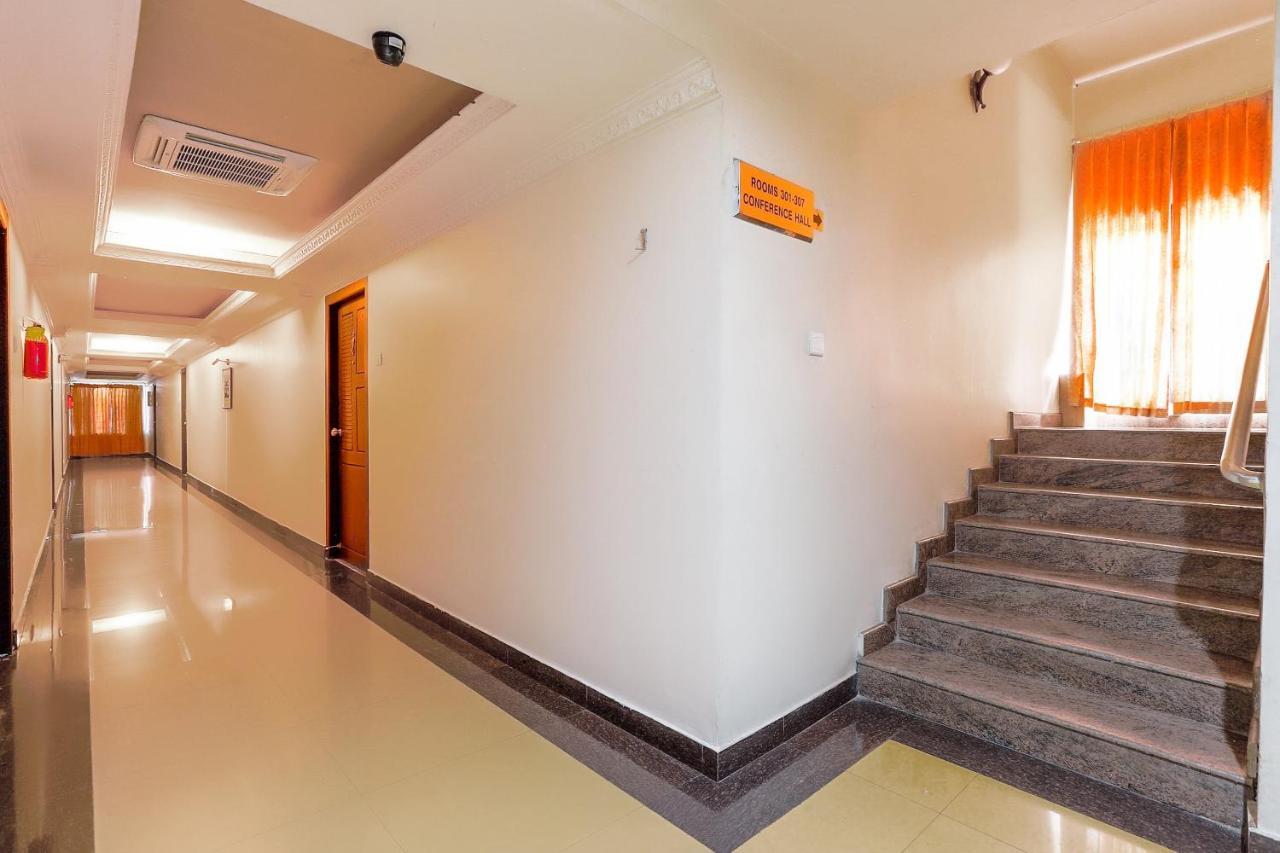 Capital O 72337 Hotel Konkan Tadka ムンバイ エクステリア 写真
