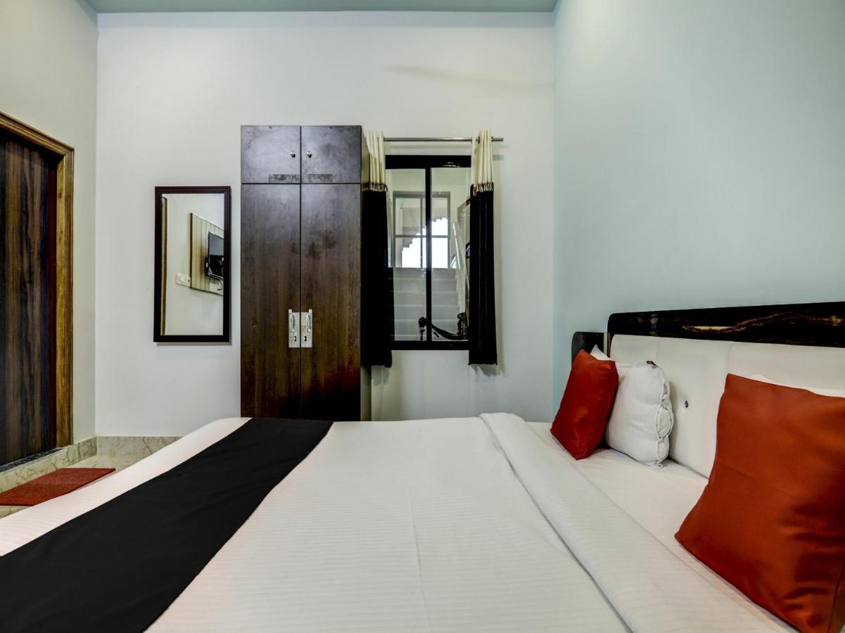 Capital O 72337 Hotel Konkan Tadka ムンバイ エクステリア 写真